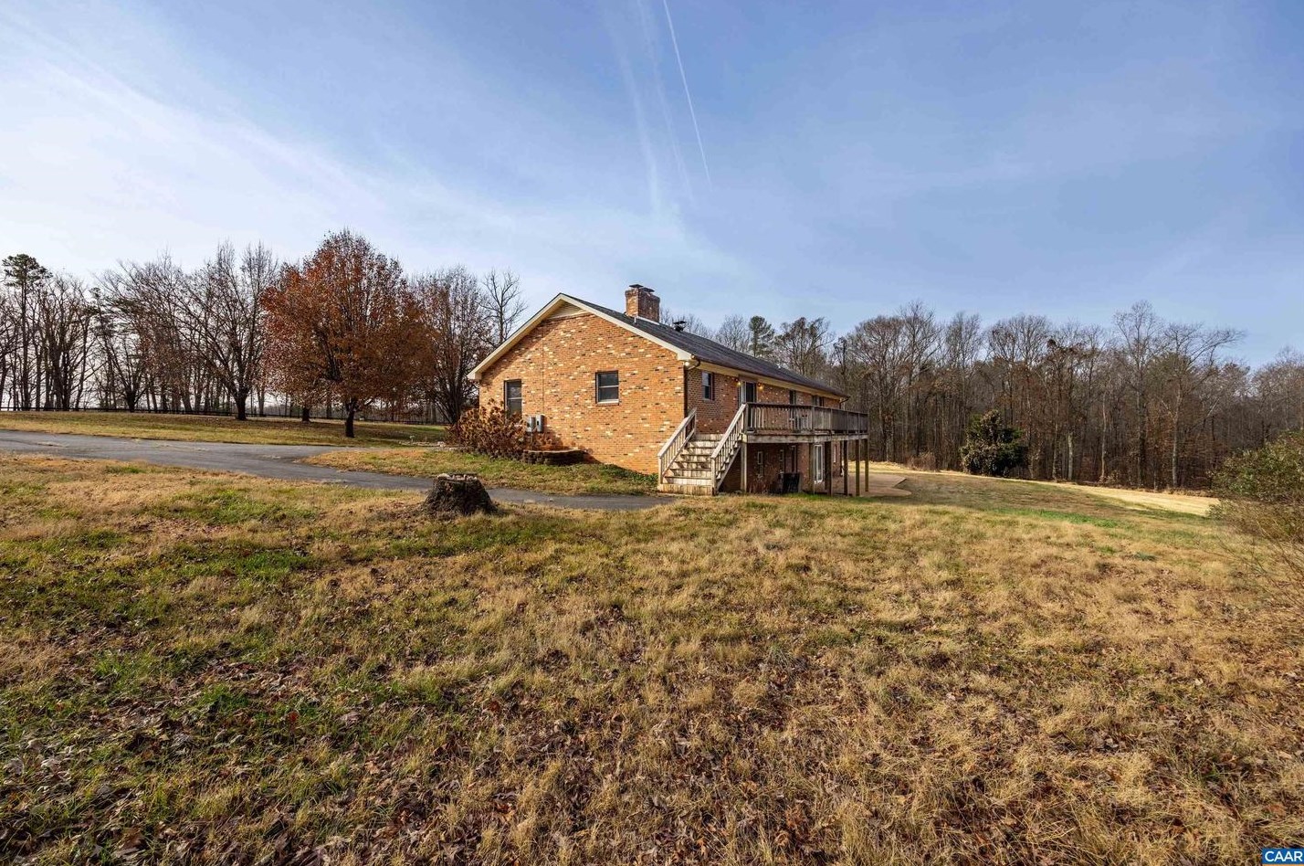 967 Fredericksburg Rd, Ruckersville VA  22968-2132 exterior