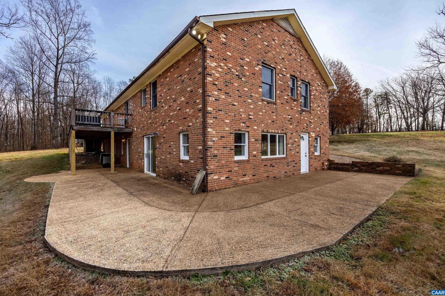 967 Fredericksburg Rd, Ruckersville VA  22968-2132 exterior