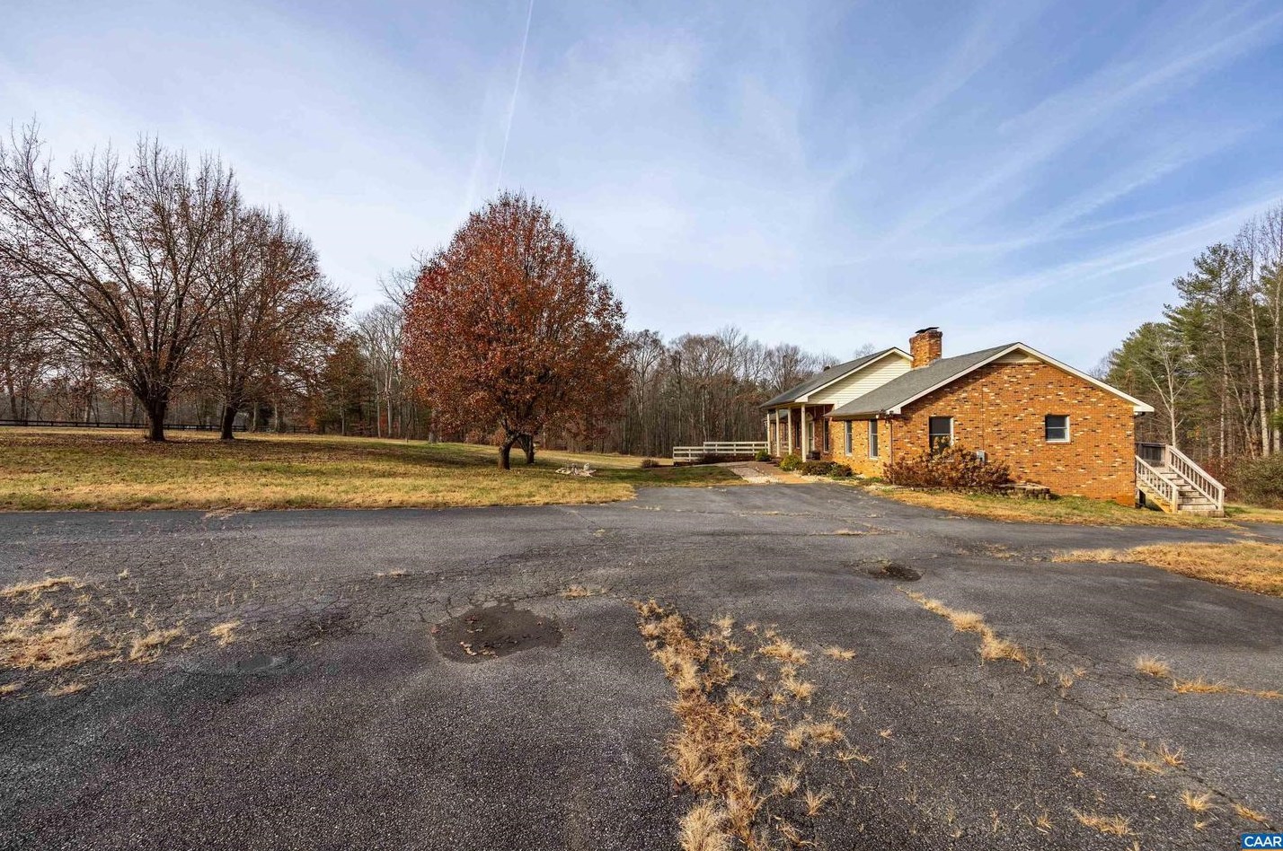 967 Fredericksburg Rd, Ruckersville VA  22968-2132 exterior