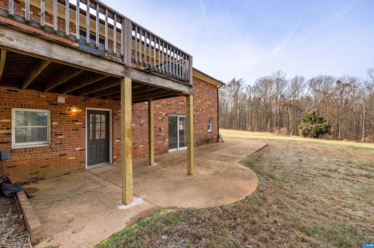 967 Fredericksburg Rd, Ruckersville VA  22968-2132 exterior