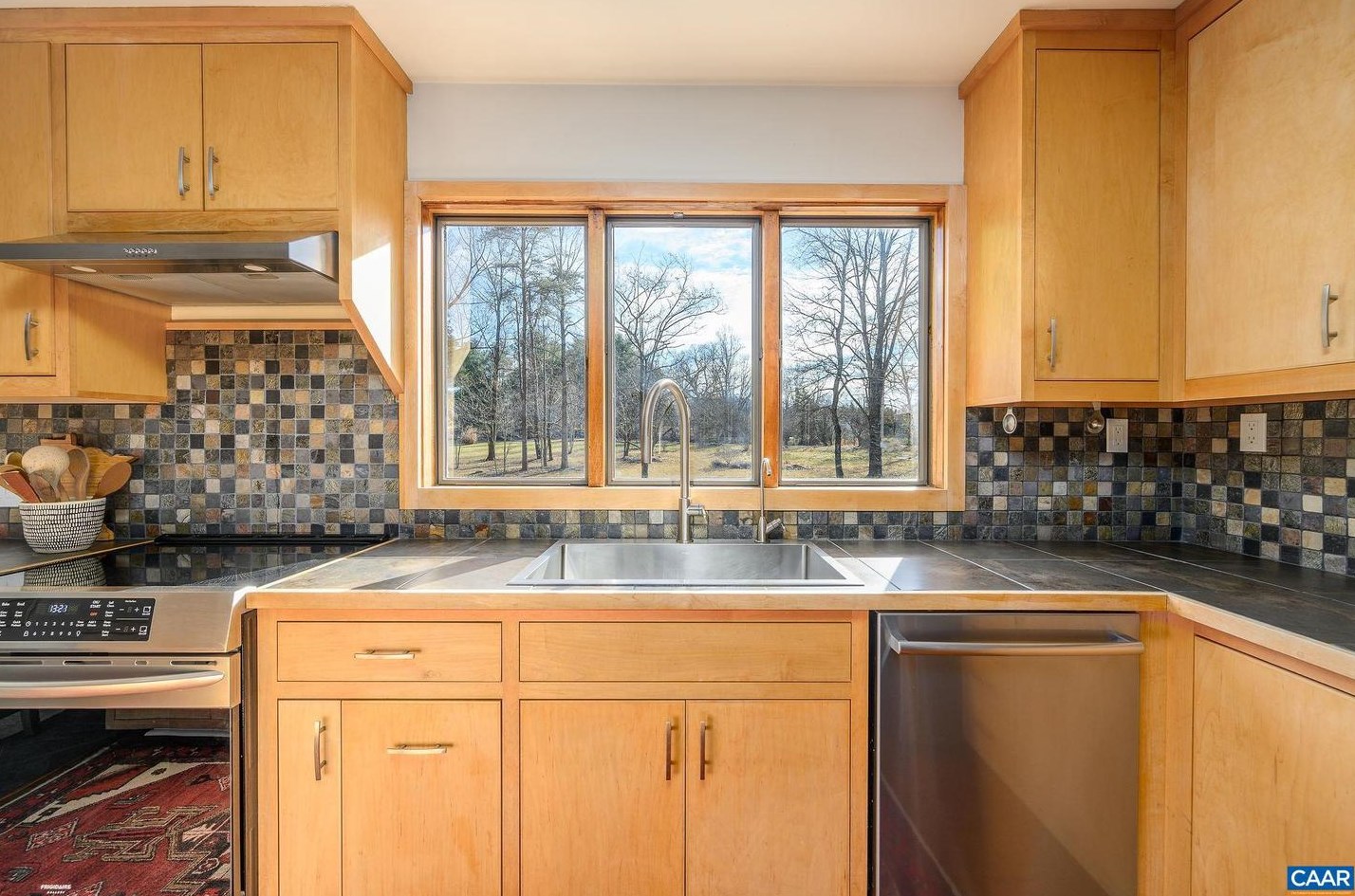 9663 Dyke Rd, Stanardsville VA  22973-3412 exterior