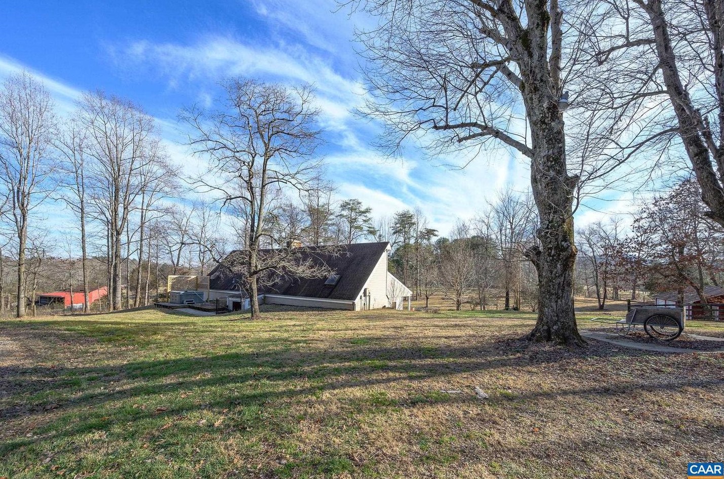 9663 Dyke Rd, Stanardsville VA  22973-3412 exterior