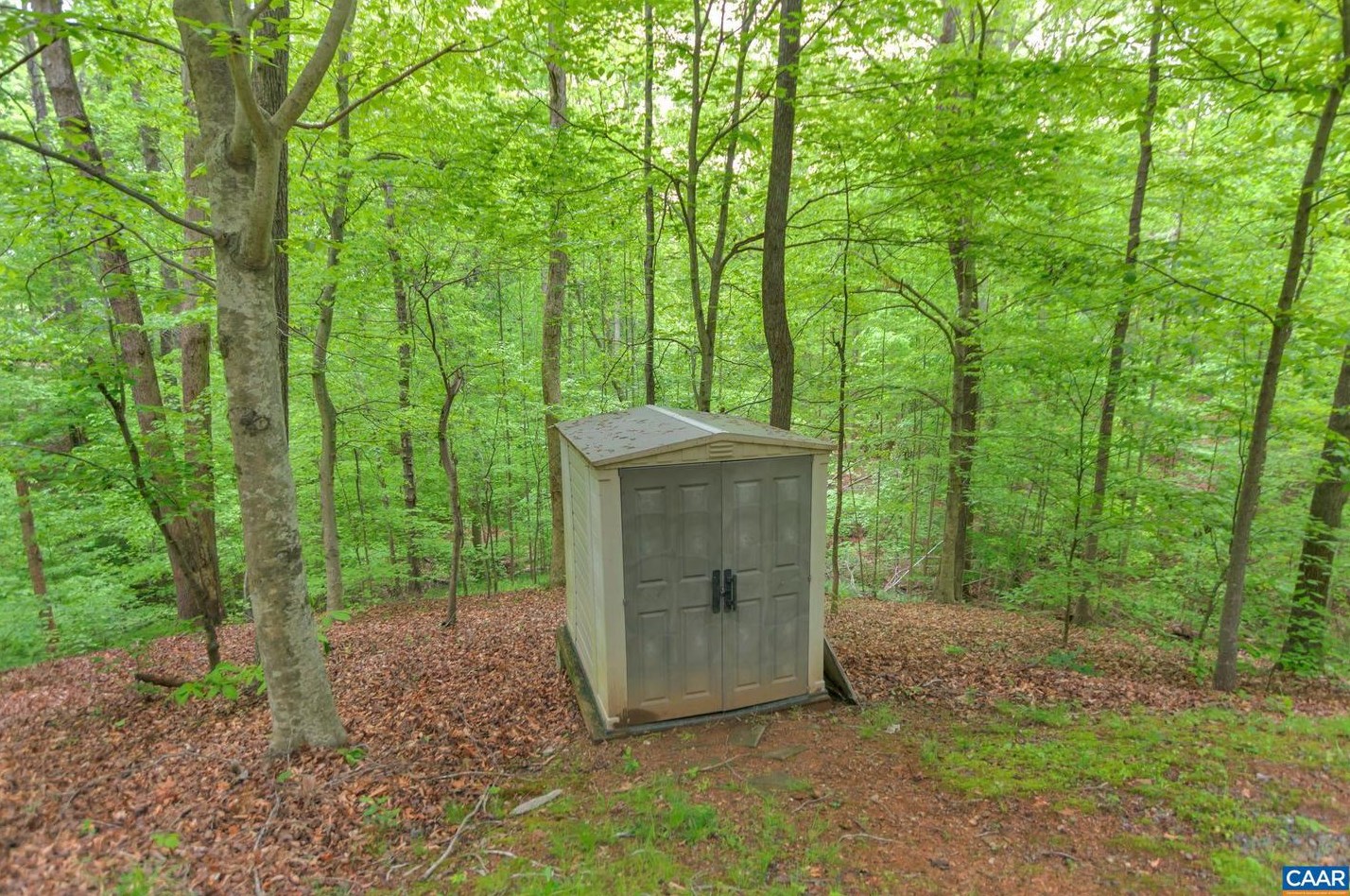 3 Watts Cir, Bybee VA  22963-2051 exterior