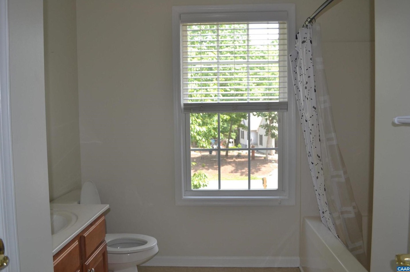 34 Marwood Dr, Bybee VA  22963-2814 exterior