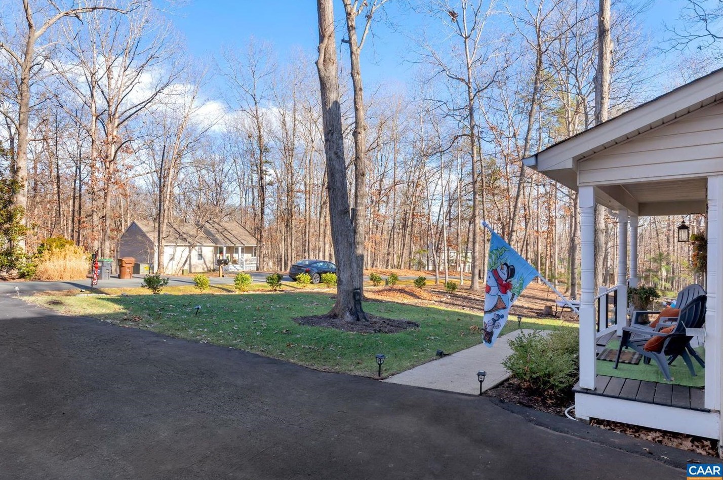 49 Englewood Dr, Bybee VA 22963-3022 exterior