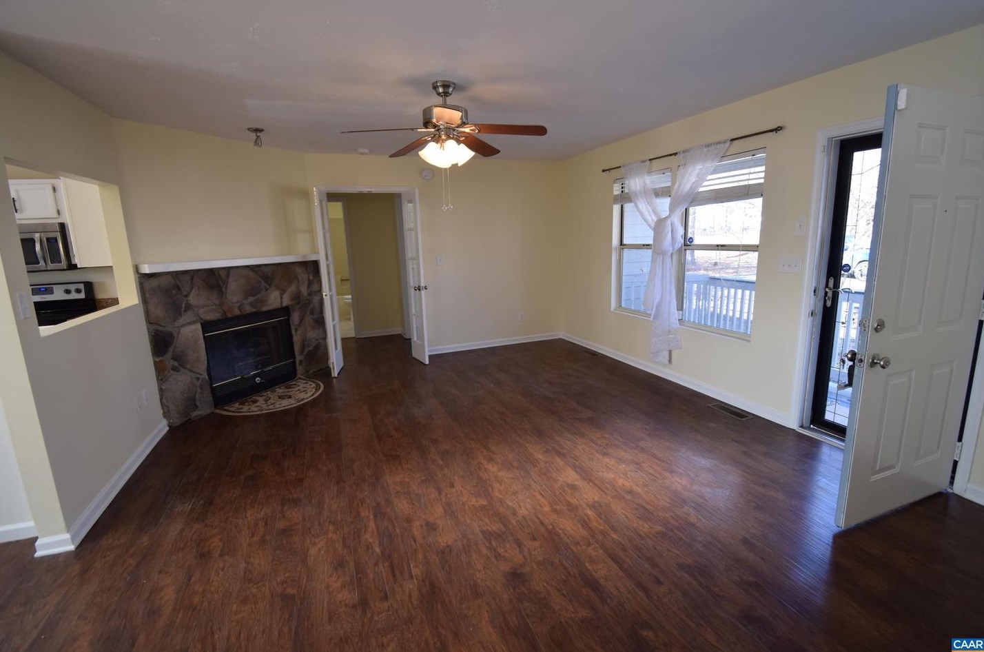 145 Jefferson Dr, Bybee VA  22963-2202 exterior