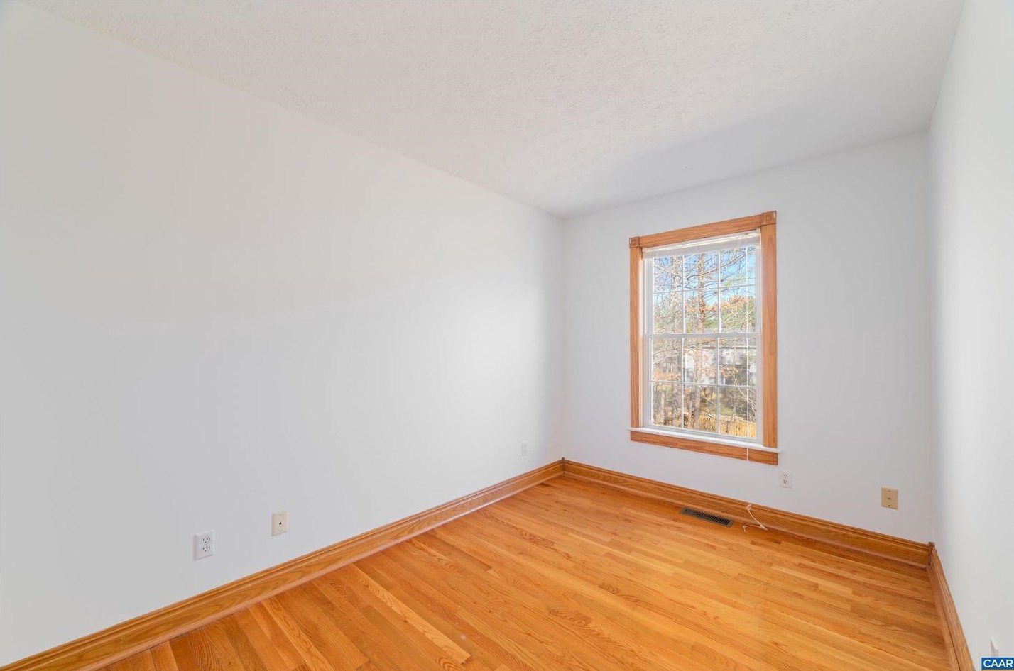 22 Lafayette Dr, Bybee VA  22963-2932 exterior