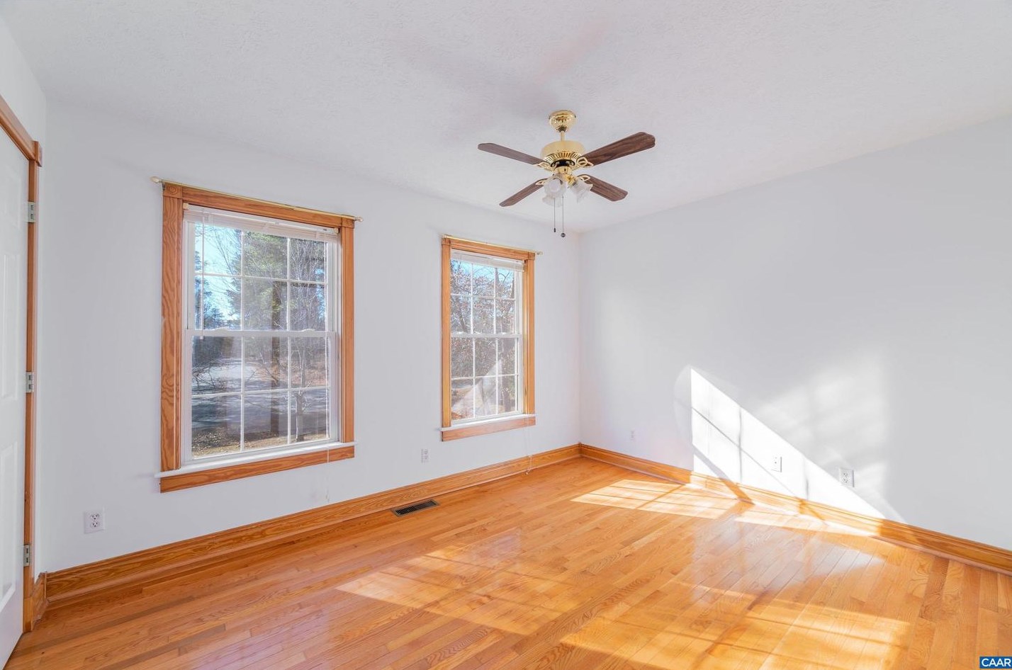 22 Lafayette Dr, Bybee VA  22963-2932 exterior