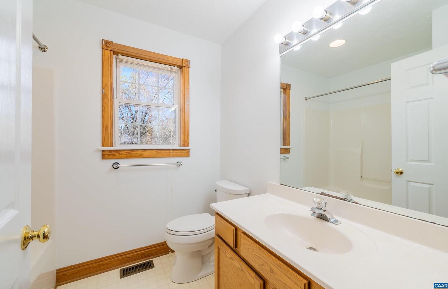 22 Lafayette Dr, Bybee VA  22963-2932 exterior