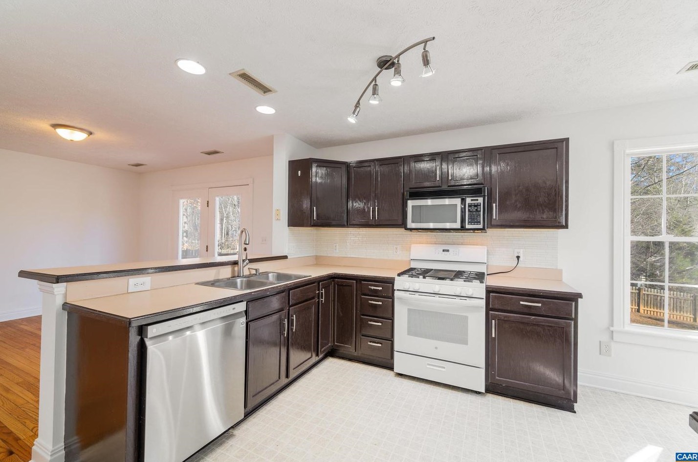 22 Lafayette Dr, Bybee VA  22963-2932 exterior