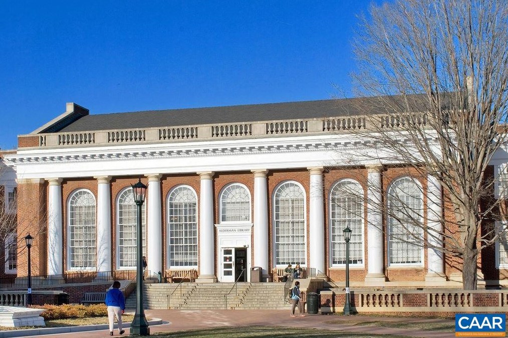 31 University Cir, Charlottesville VA  22903-1801 exterior