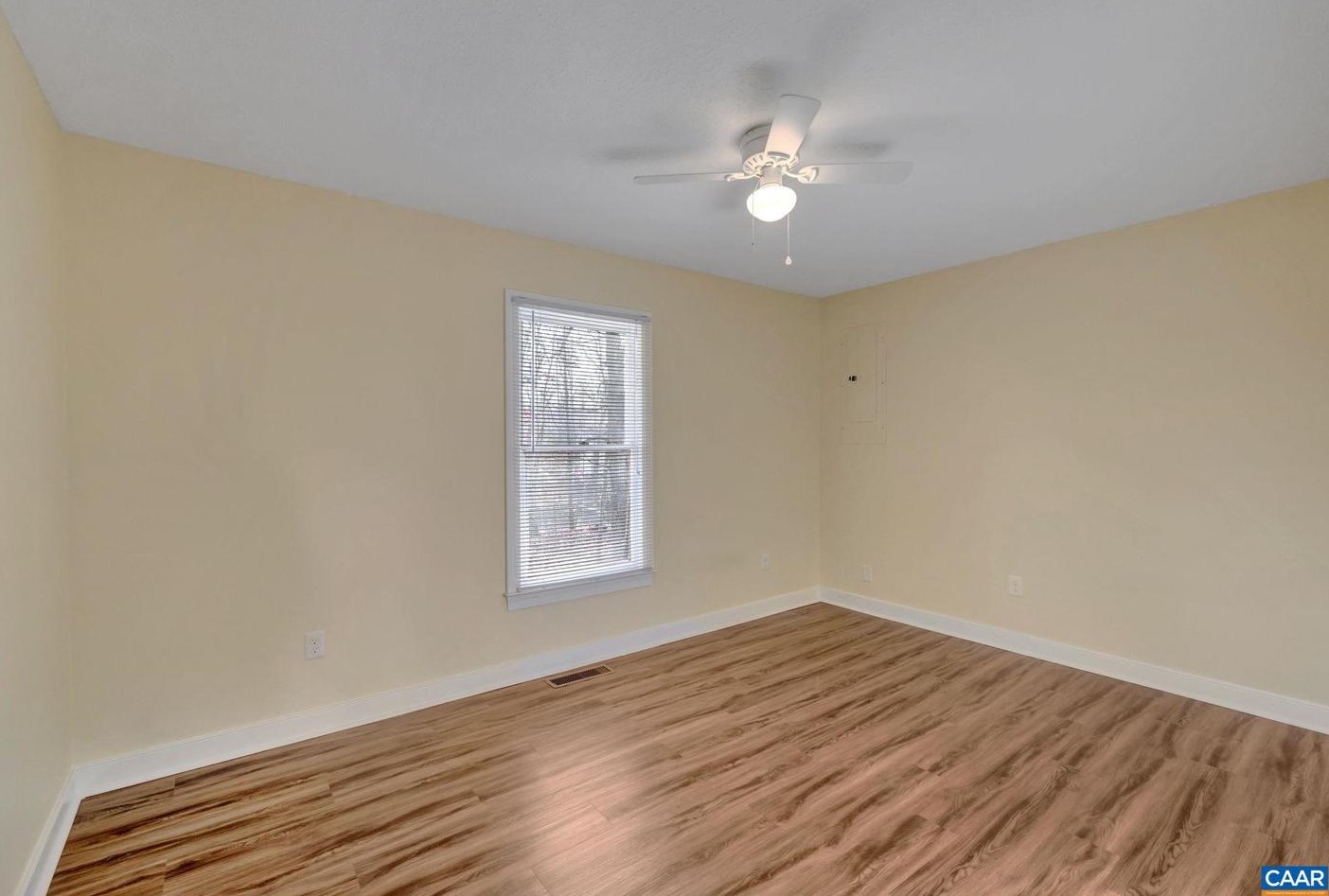 9 Bearwood Dr, Bybee VA  22963-2842 exterior