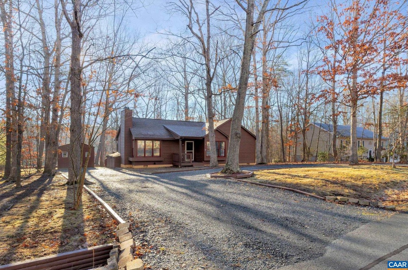 9 Bearwood Dr, Bybee VA  22963-2842 exterior