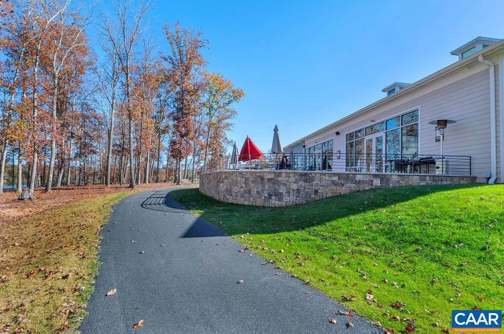 9 Bearwood Dr, Bybee VA  22963-2842 exterior