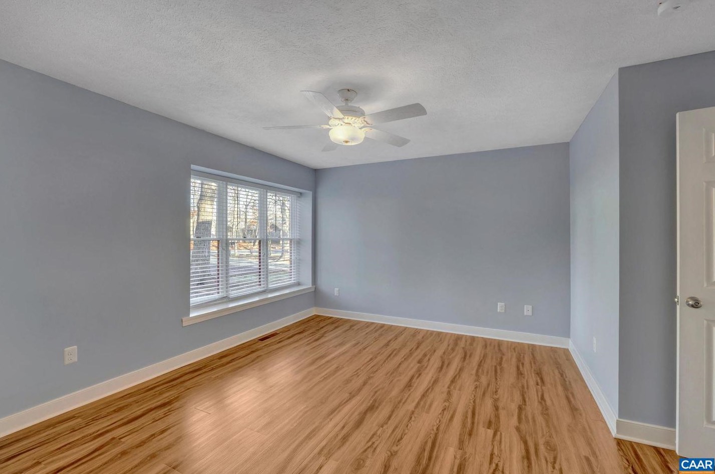 9 Bearwood Dr, Bybee VA  22963-2842 exterior