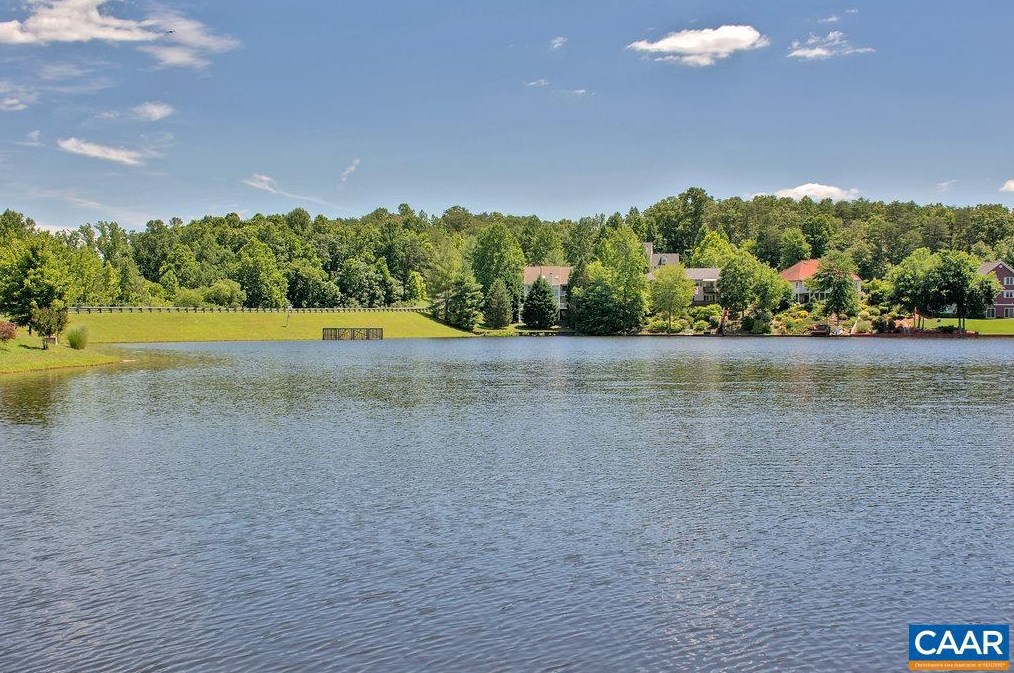 9 Bearwood Dr, Bybee VA  22963-2842 exterior