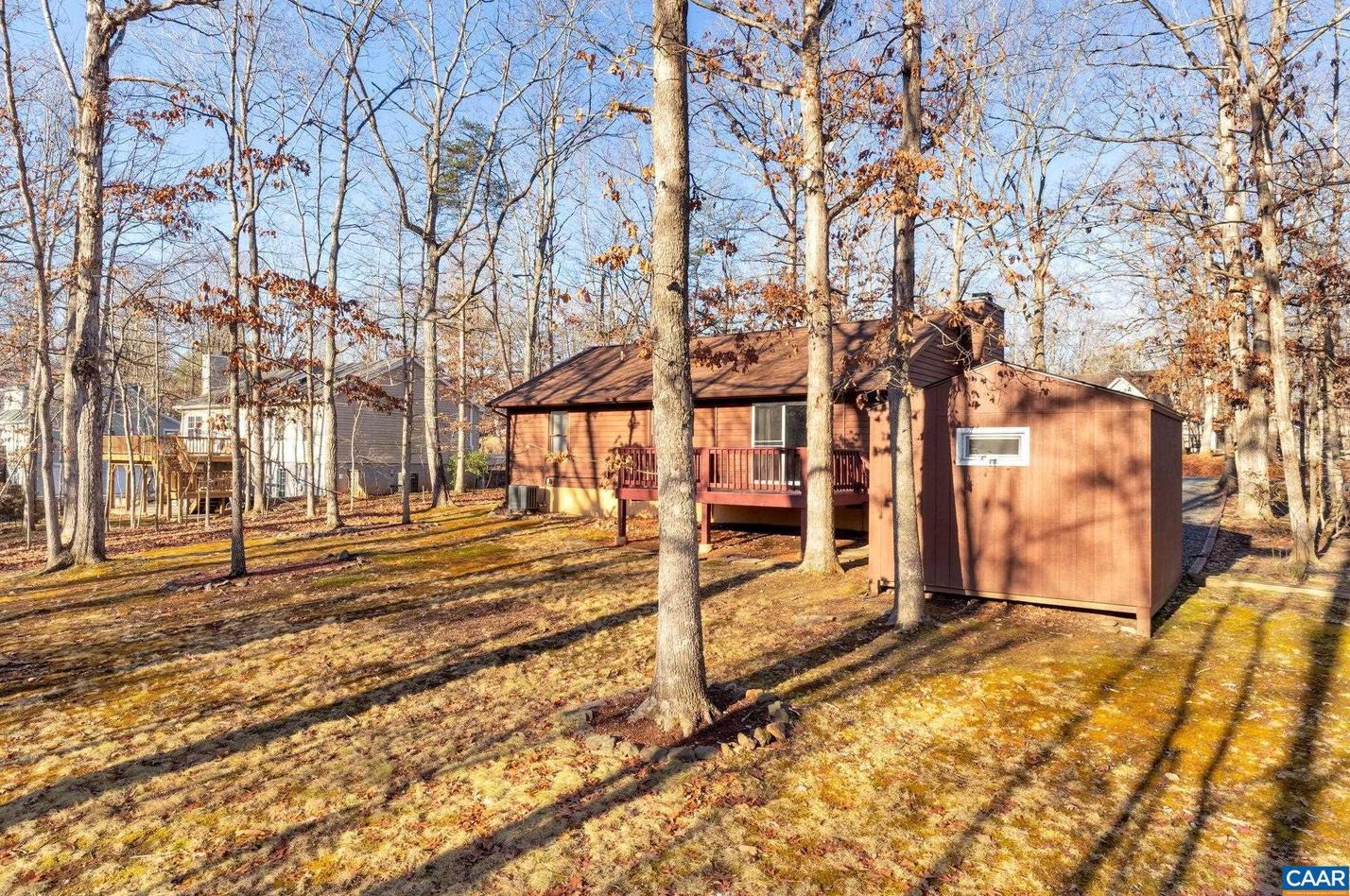 9 Bearwood Dr, Bybee VA  22963-2842 exterior