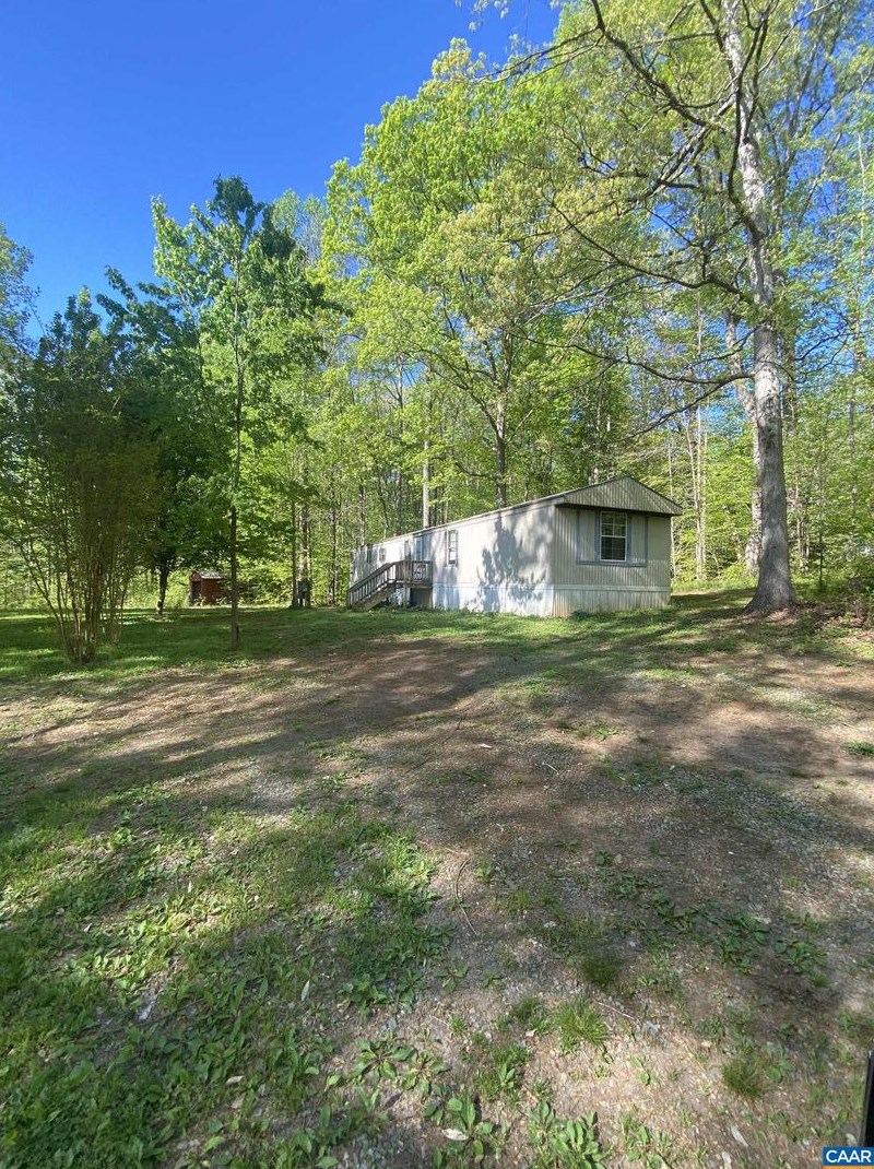 1521 Old Apple Grv Rd, Mineral VA  23117-3037 exterior