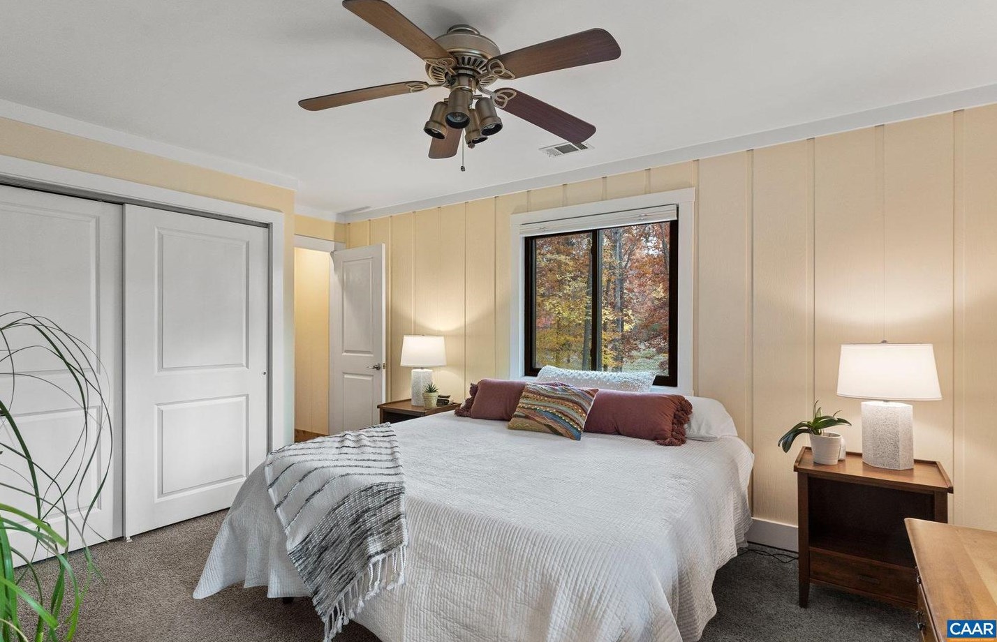 208 Jefferson Dr, Bybee VA  22963-2322 exterior