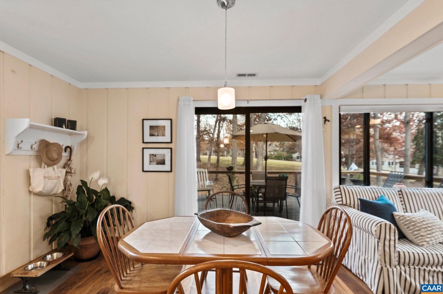 208 Jefferson Dr, Bybee VA  22963-2322 exterior