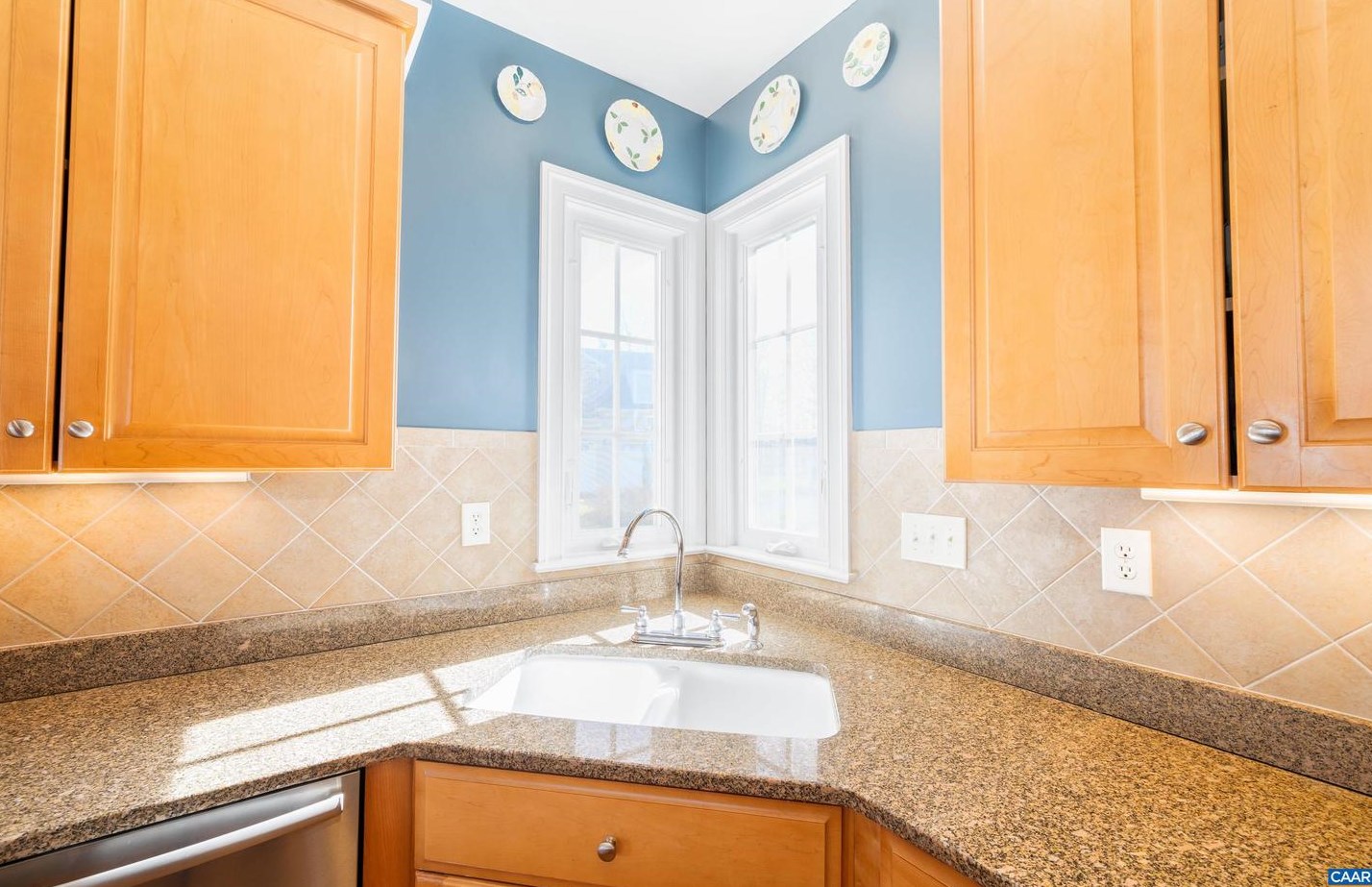 3524 Glasgow Ln, Keswick VA  22947-2748 exterior