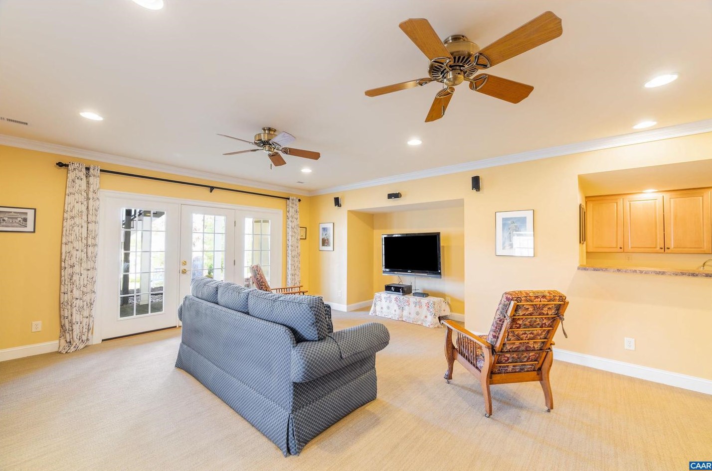 3524 Glasgow Ln, Keswick VA  22947-2748 exterior