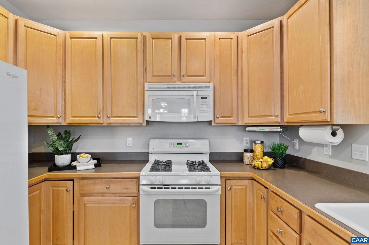 1103 Autumn Hill Ct, Crozet VA  22932-3145 exterior