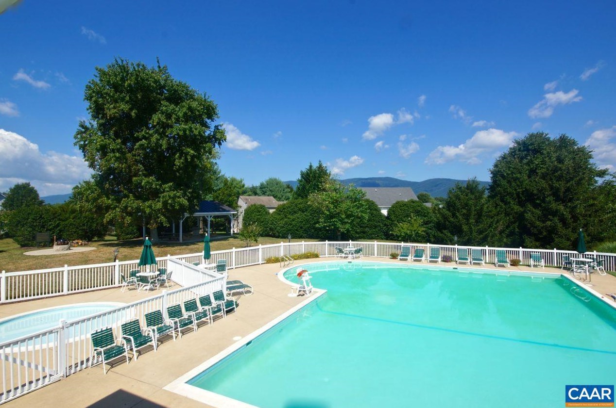 1103 Autumn Hill Ct, Crozet VA  22932-3145 exterior