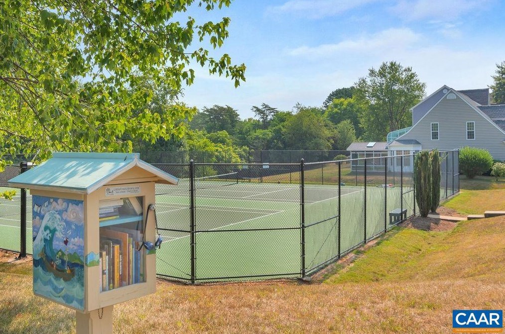 1103 Autumn Hill Ct, Crozet VA  22932-3145 exterior