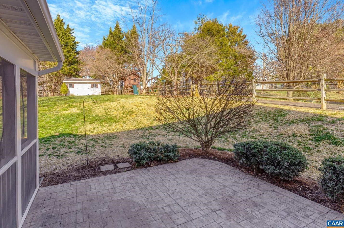 1103 Autumn Hill Ct, Crozet VA  22932-3145 exterior