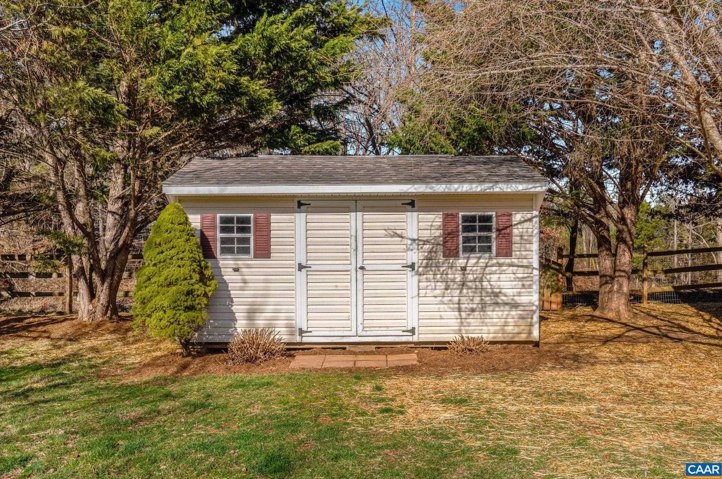 1103 Autumn Hill Ct, Crozet VA  22932-3145 exterior