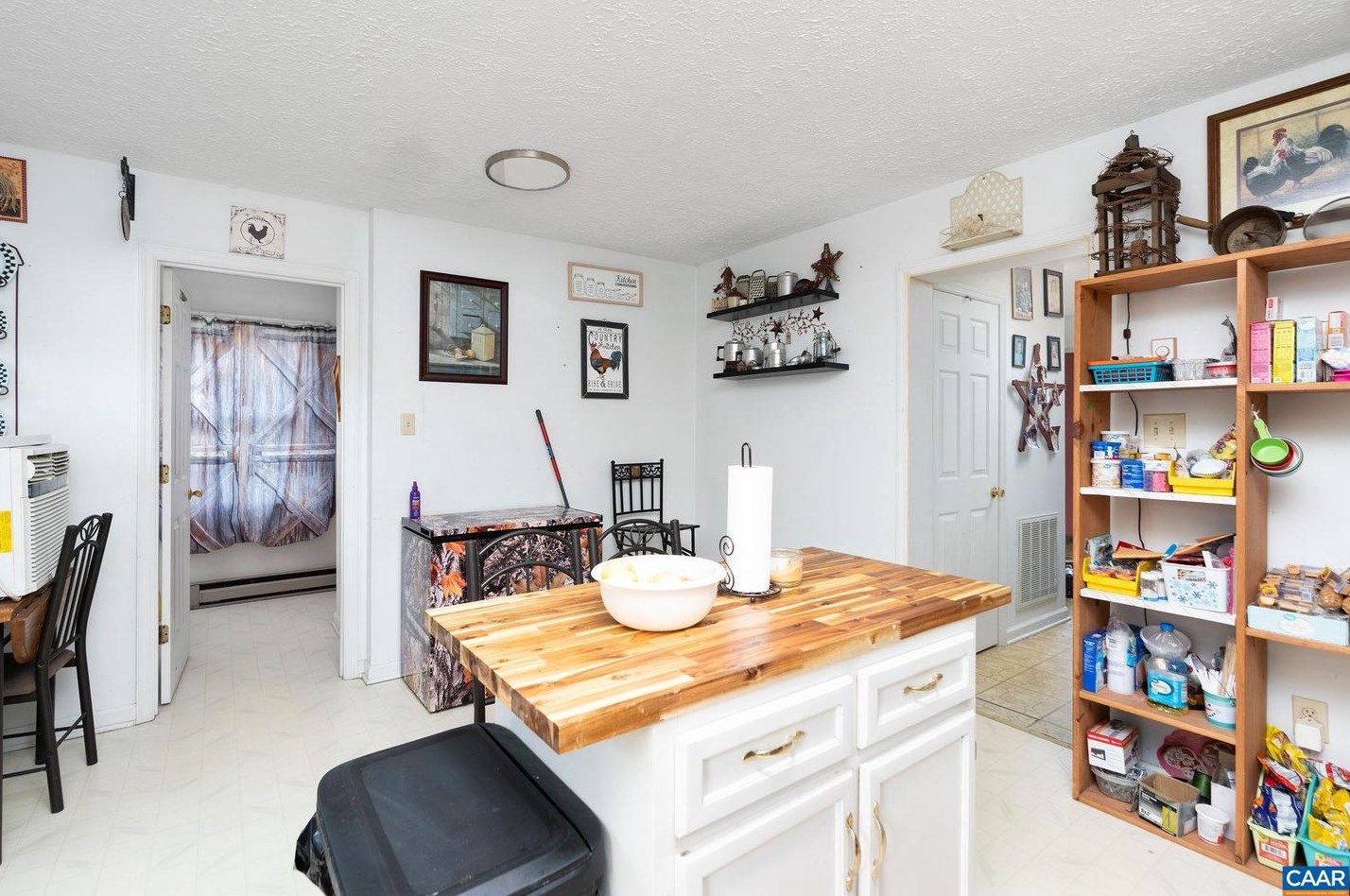 5114 Dogwood Ct, Timberville VA  22853-2406 exterior