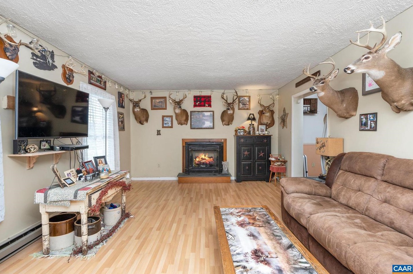 5114 Dogwood Ct, Timberville VA  22853-2406 exterior