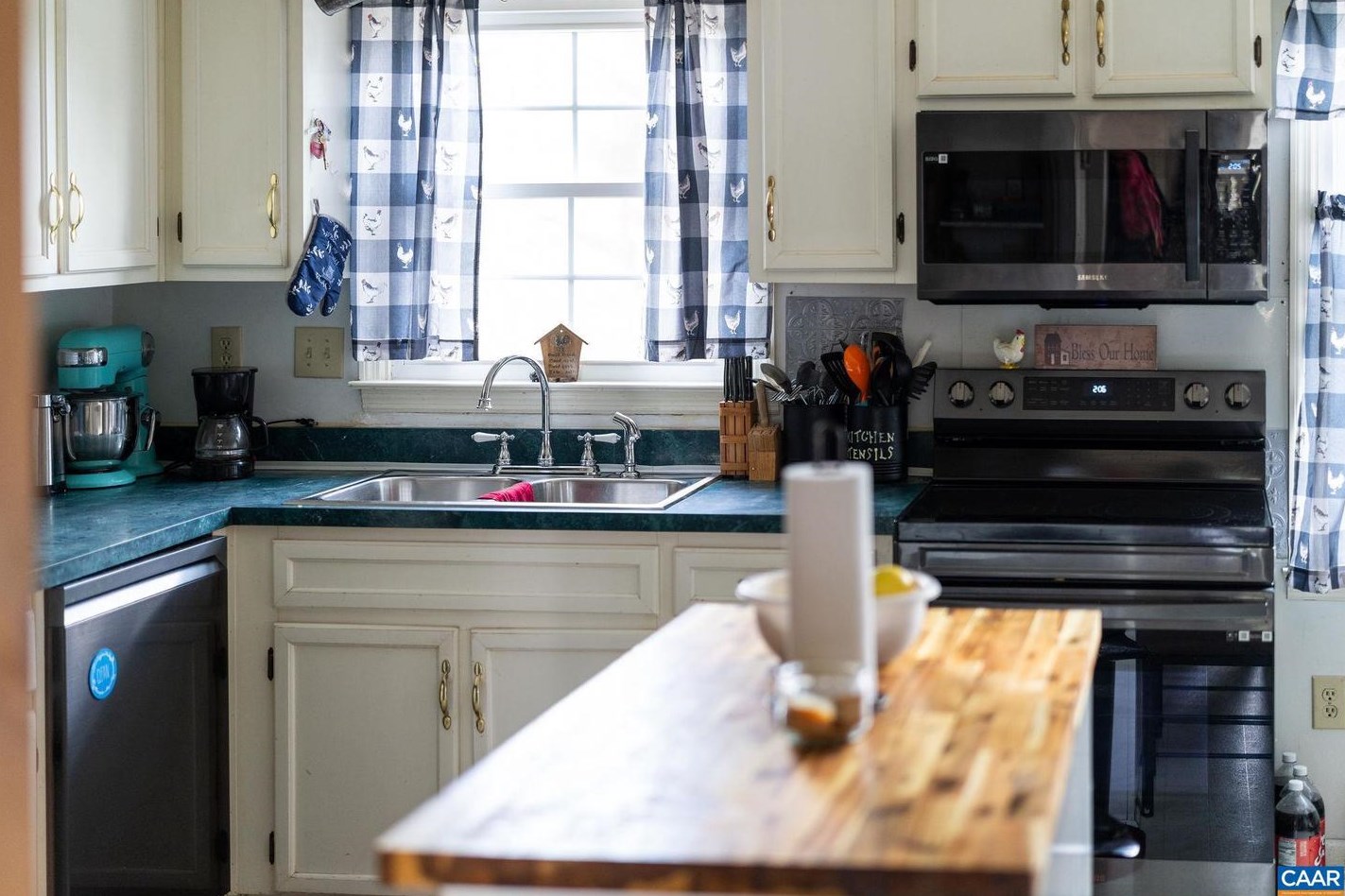 5114 Dogwood Ct, Timberville VA  22853-2406 exterior