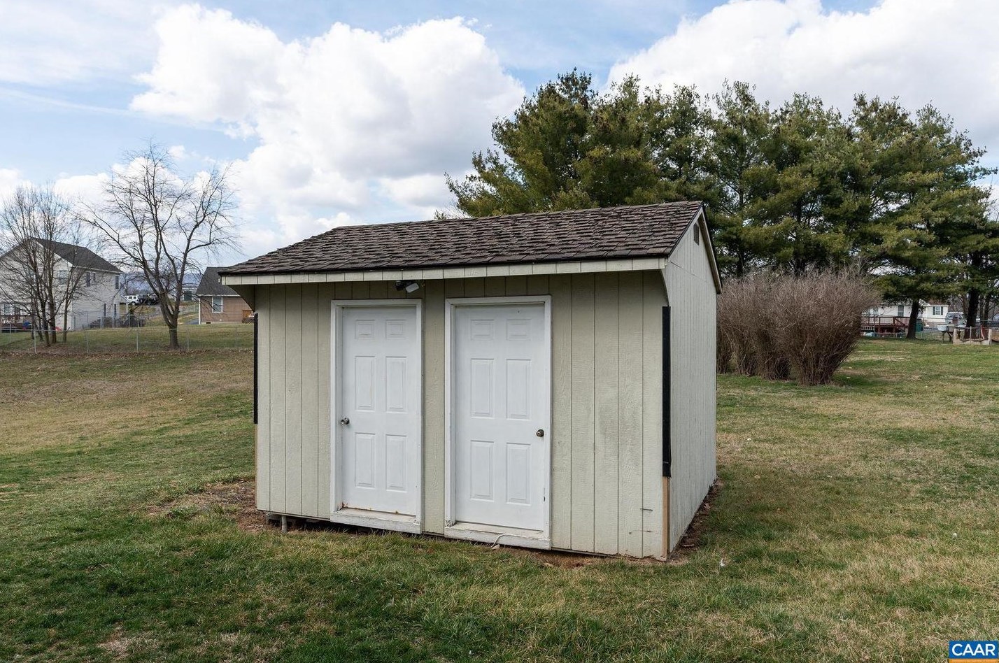 5114 Dogwood Ct, Timberville VA  22853-2406 exterior