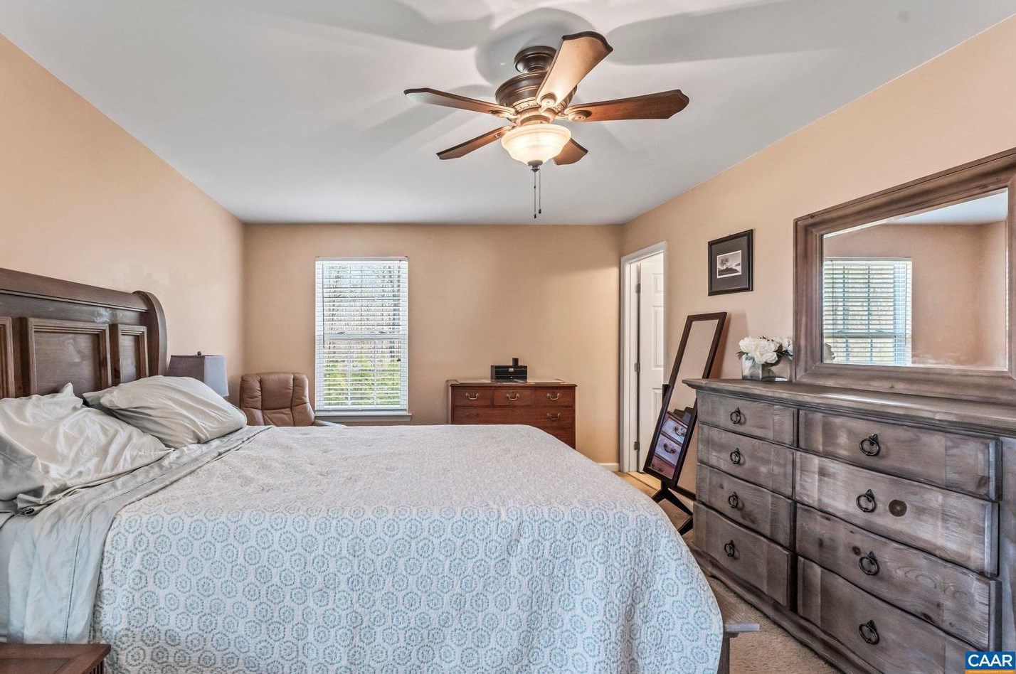 623 Justin Dr, Bybee VA  22963-2088 exterior
