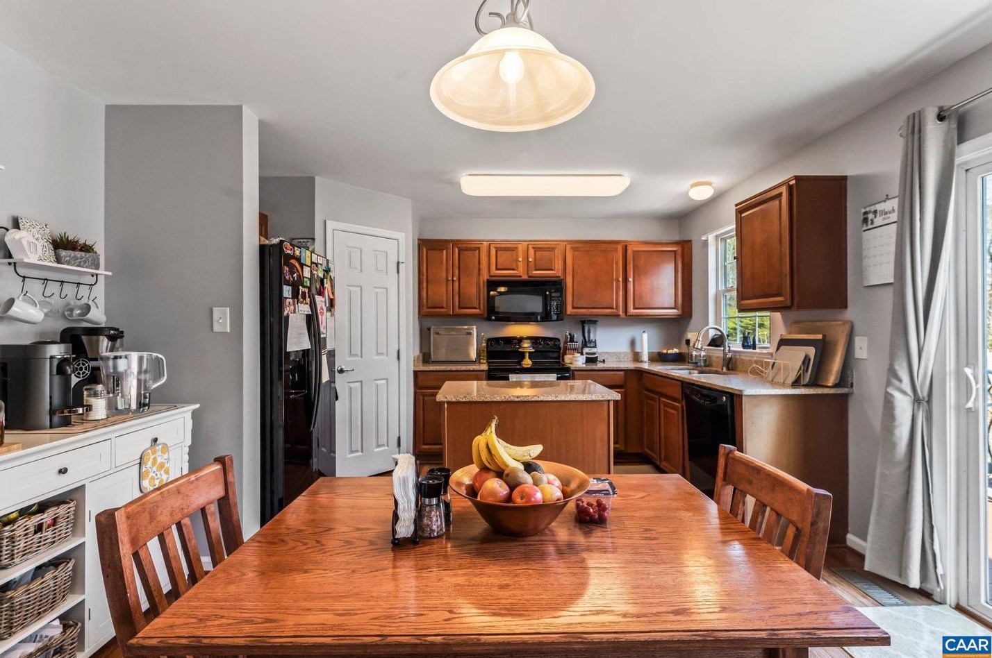 623 Justin Dr, Bybee VA  22963-2088 exterior