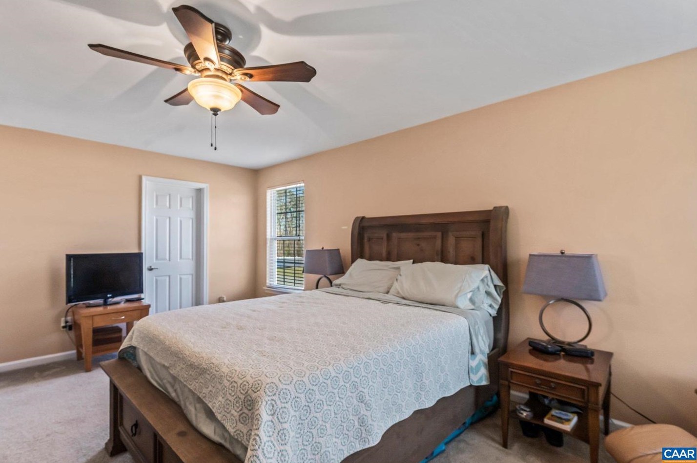 623 Justin Dr, Bybee VA  22963-2088 exterior