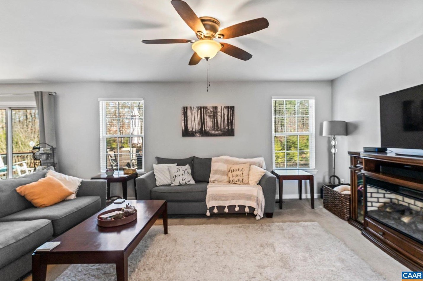 623 Justin Dr, Bybee VA  22963-2088 exterior