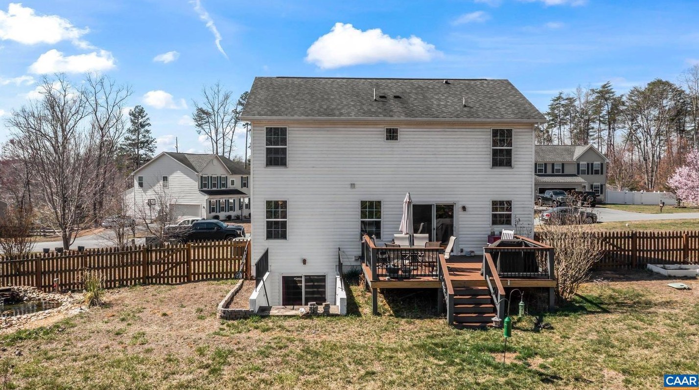 623 Justin Dr, Bybee VA  22963-2088 exterior