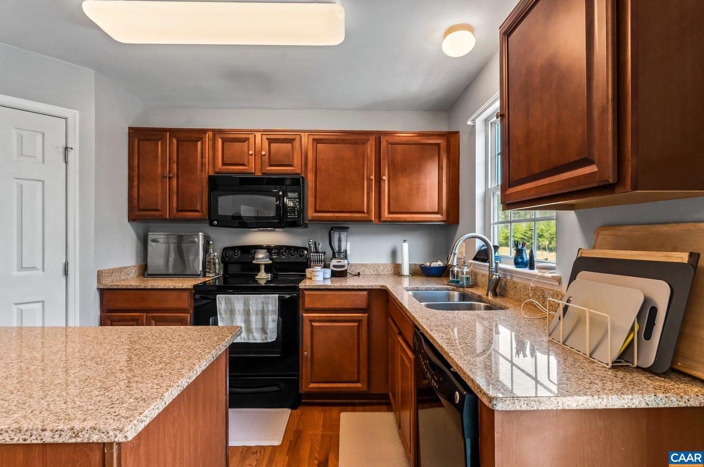 623 Justin Dr, Bybee VA  22963-2088 exterior