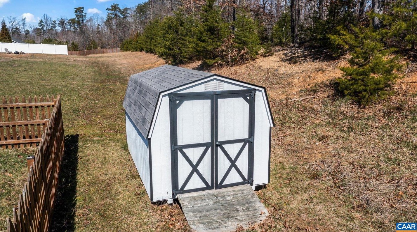 623 Justin Dr, Bybee VA  22963-2088 exterior