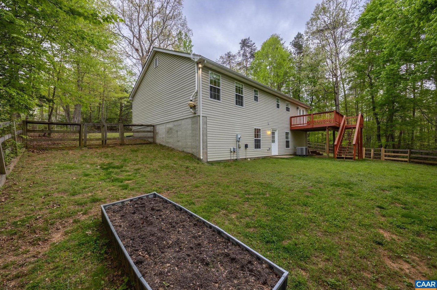 22 Hopi Way, Bybee VA  22963-3164 exterior
