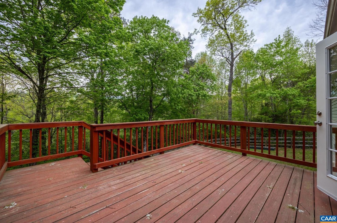 22 Hopi Way, Bybee VA  22963-3164 exterior