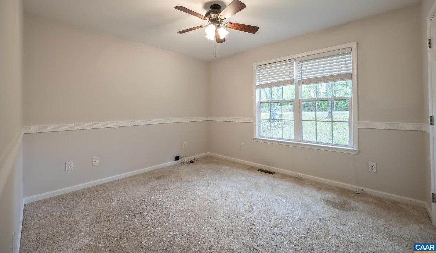 22 Hopi Way, Bybee VA  22963-3164 exterior