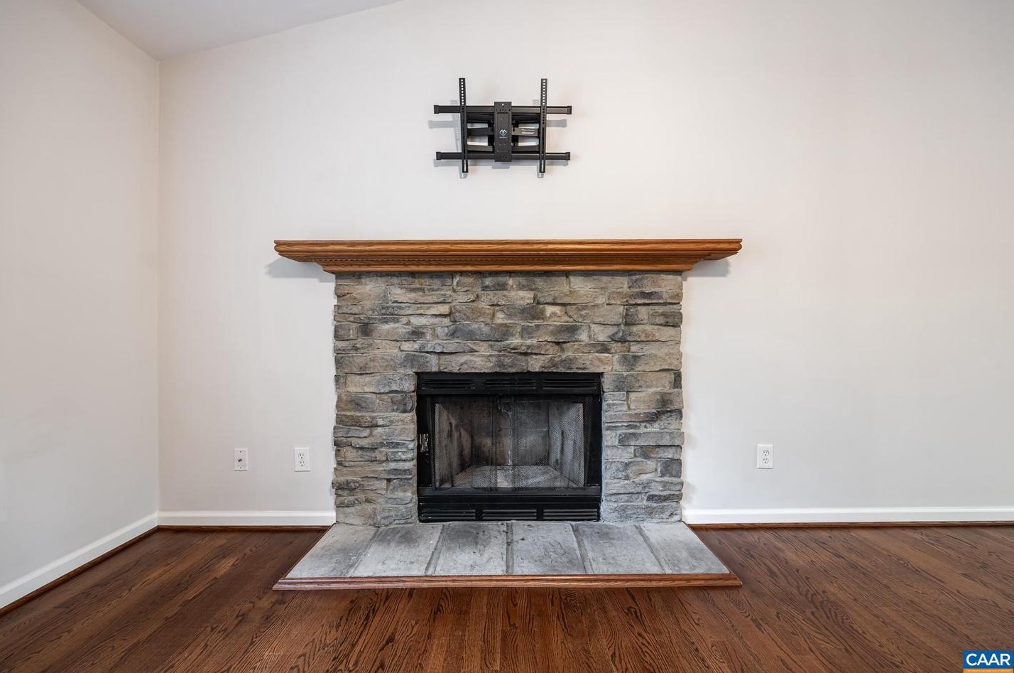 22 Hopi Way, Bybee VA  22963-3164 exterior