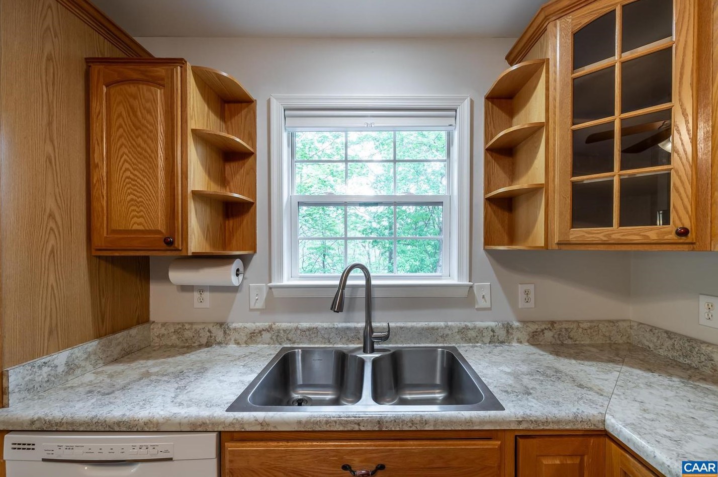 22 Hopi Way, Bybee VA  22963-3164 exterior