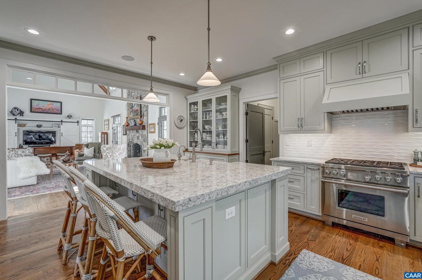 1118 Club Dr, Keswick VA 22947-2613 exterior