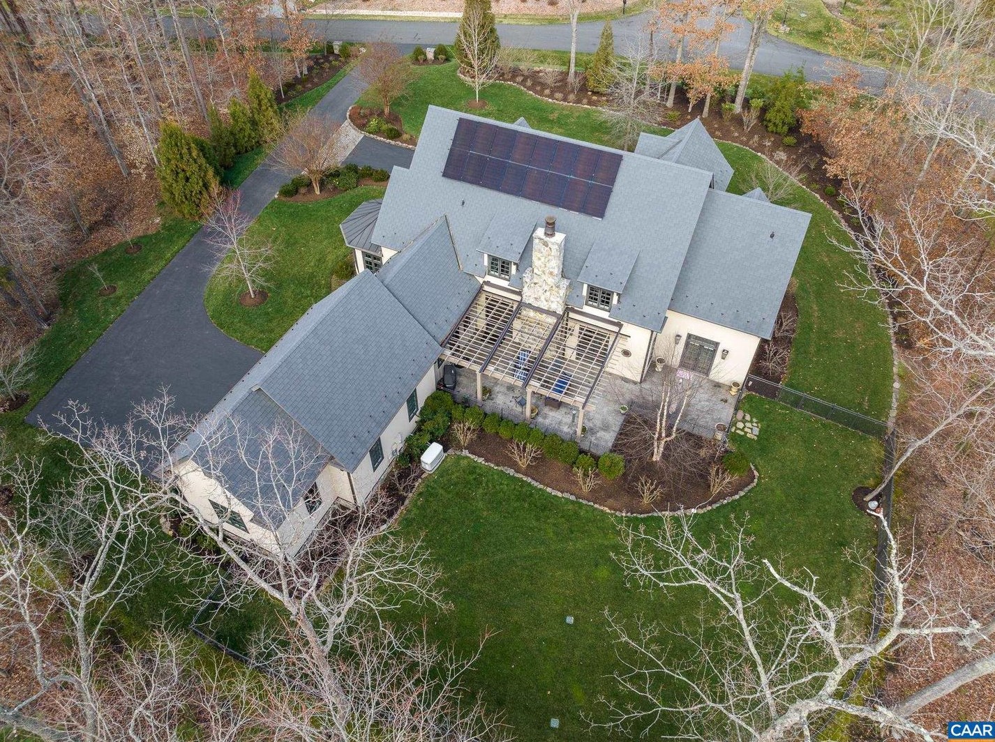 1118 Club Dr, Keswick VA 22947-2613 exterior