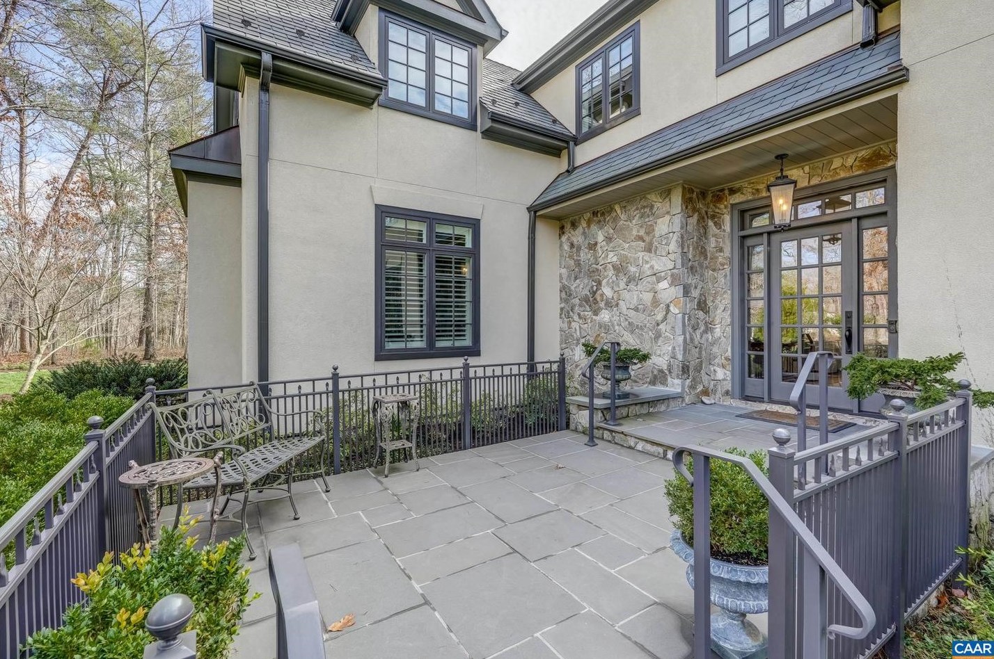 1118 Club Dr, Keswick VA 22947-2613 exterior